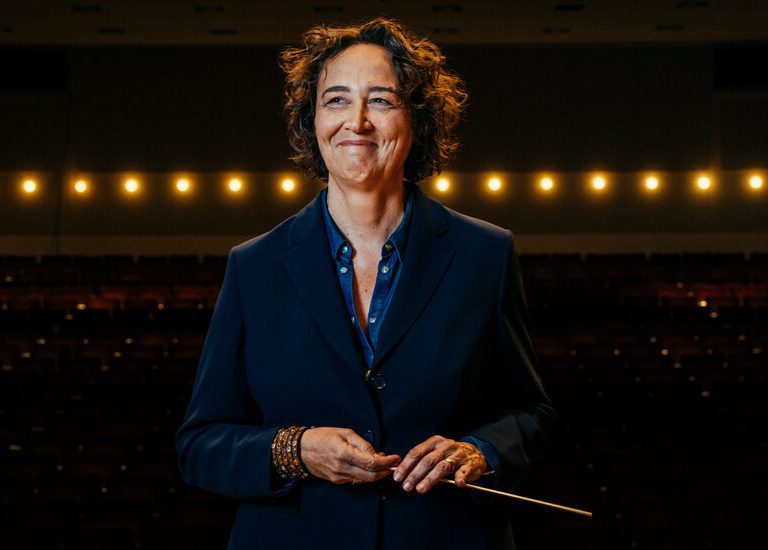 A female conductor joins the ranks of top u. S. Orchestras