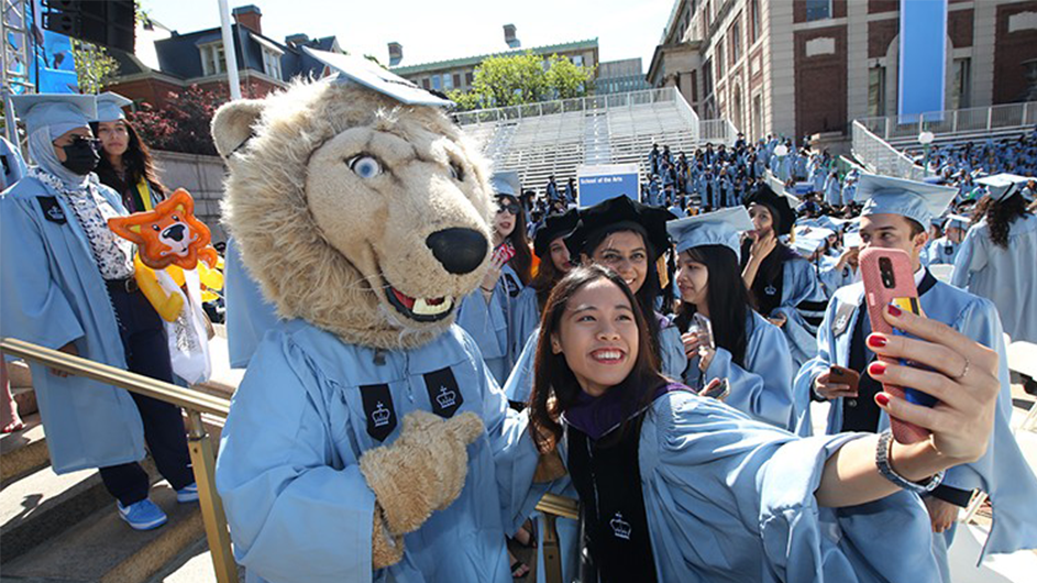 selfie with roaree commencement columbia